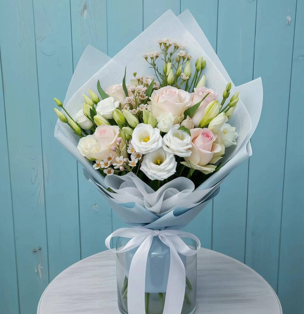 Букет цветов из: Розы и Лизиантусы в Шербакуле