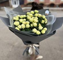 Букет Белые кустовые розы Солинеро в Шербакуле
