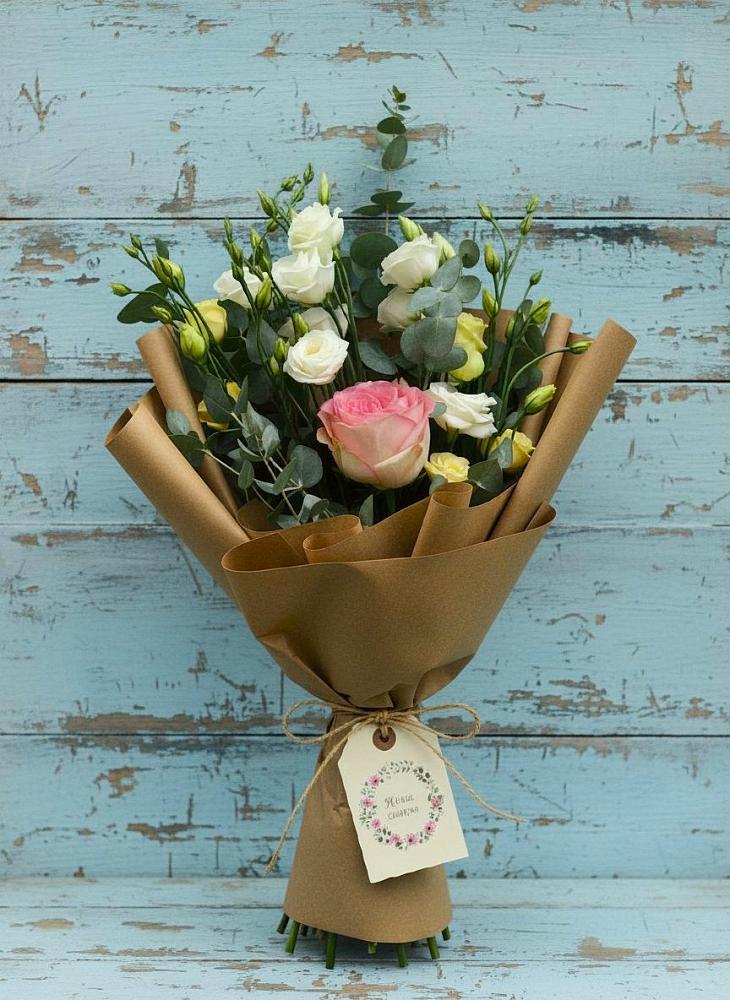 Букет цветов из: Розы и Лизиантусы в Шербакуле