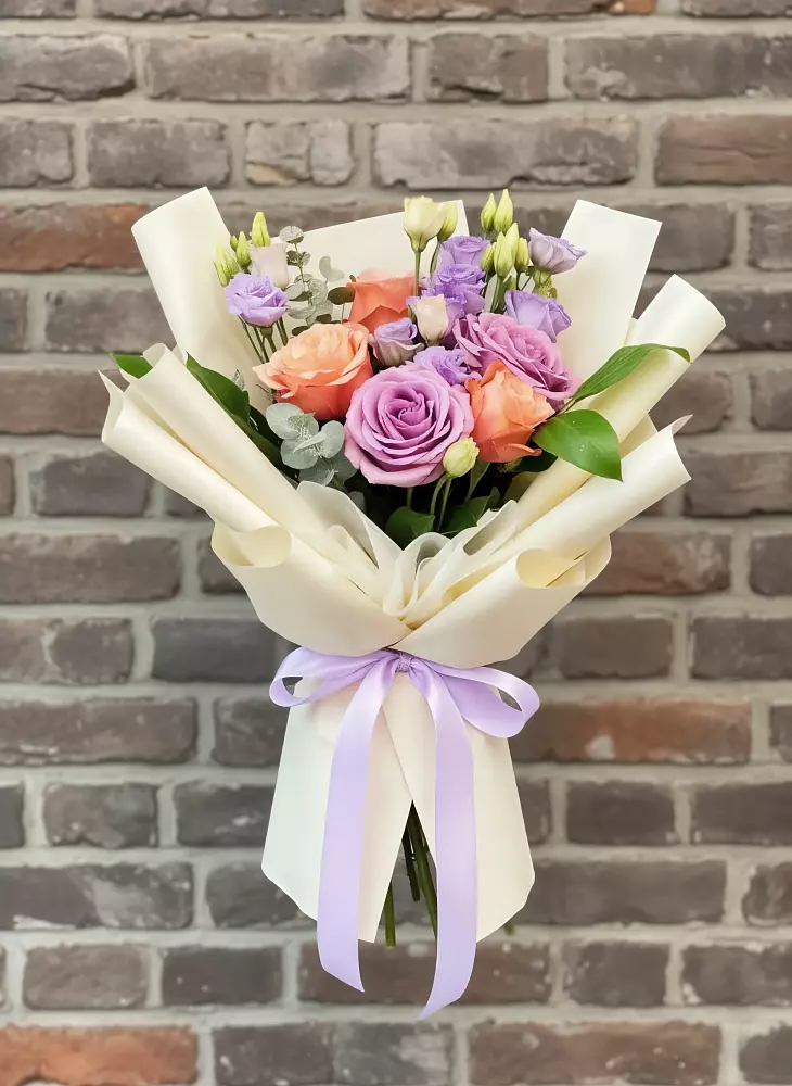 Букет цветов из: Лизиантусы и Розы в Шербакуле