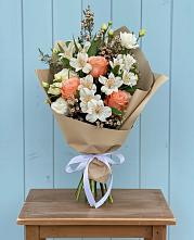 Букет цветов из:  Альстромерии, Лизиантусы, Розы и Хризантемы #REPLACE_PRED# Шербакуле