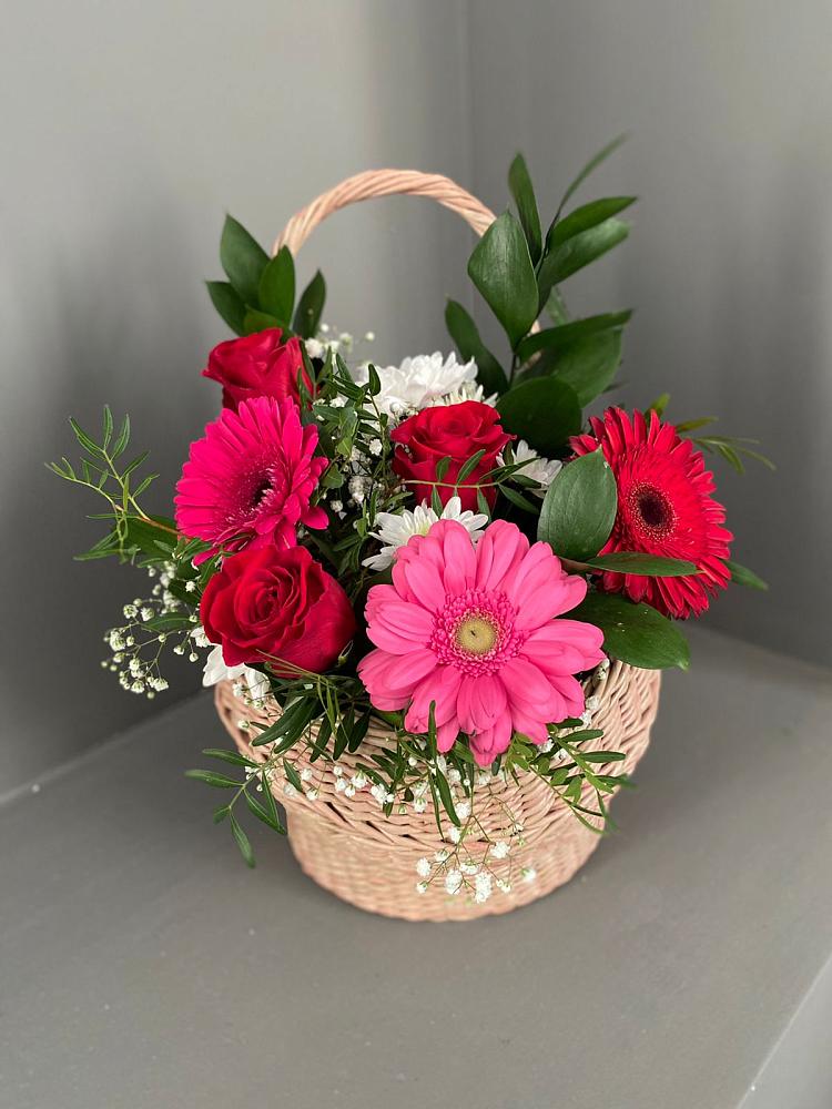 Цветочная композиция из Розы, Хризантемы и Герберы в корзине в Шербакуле