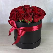 Цветочная композиция из Розы в шляпной коробке в Шербакуле