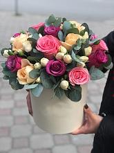 Цветочная композиция из Розы в шляпной коробке в Шербакуле