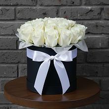 Цветочная композиция из Розы в шляпной коробке в Шербакуле