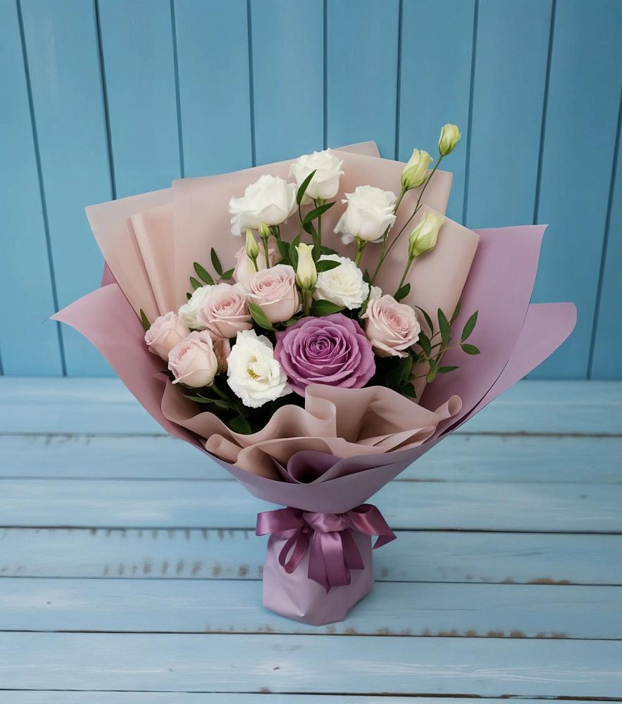 Букет цветов из: Розы и Лизиантусы в Шербакуле